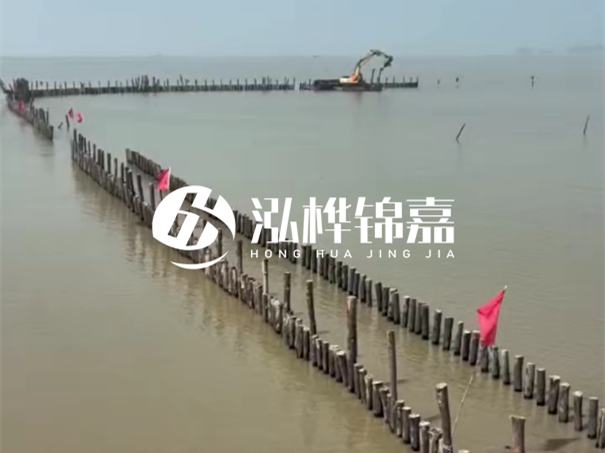 河道護坡打樁對河岸保護有何作用？河道松木樁水面需要預(yù)留多長？